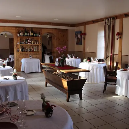 Logis Le Tilia Hotel